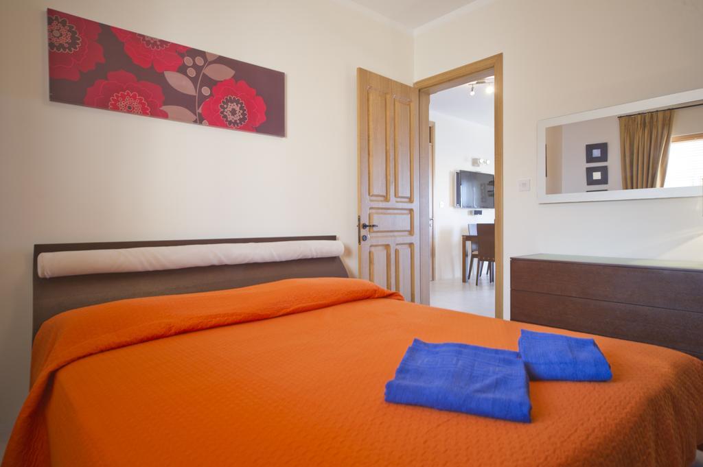Ferienwohnung Ascot By The Sea St. Paul's Bay Exterior foto